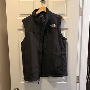 The North Face Men's Dark Gray Vest